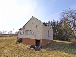 Parduodamas namas Žemoji g., Užkalnių k., 177 kv.m ploto, 1 aukštai